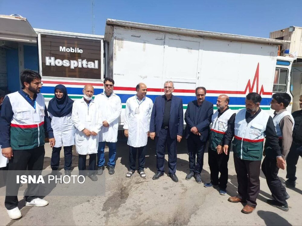 بازدید وزیر بهداشت از بیمارستان صحرایی ثامن الائمه سپاه در ملک‌آباد ‌
