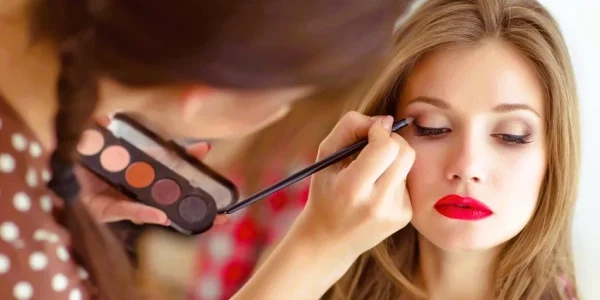 معرفی خدمات آرایشگاه های زنانه به صورت کامل معرفی خدمات آرایشگاه های زنانه به صورت کامل