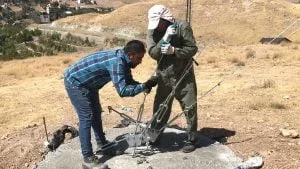 نصب و راه اندازی دکل مهاری بر روی بام سازه ها و بر روی زمین