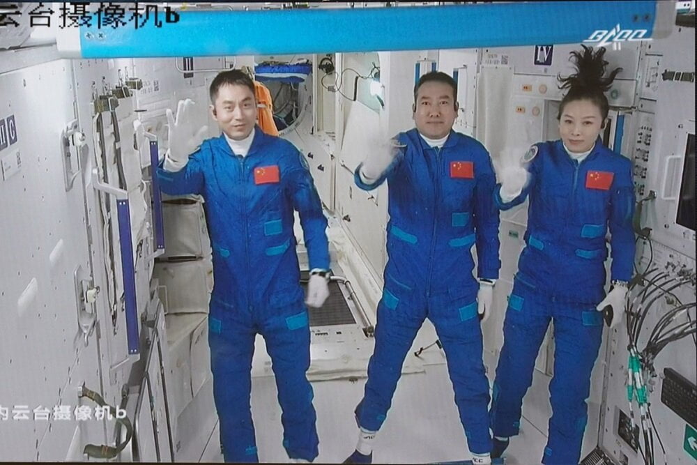ارتباط کودکان ایرانی با فضانوردان چینی در ایستگاه فضایی