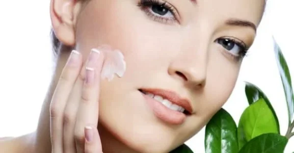 ؛کرم مرطوب کننده، راهی ساده و موثر برای شادابی پوست
