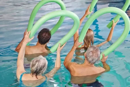 حرکات ورزشی آب درمانی دیسک کمر