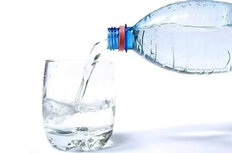 Does mineral water have preservatives