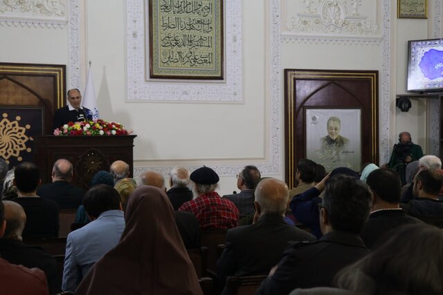 مردی که از مفاخر کشور است