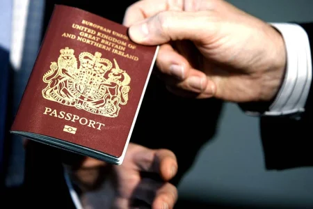 چه کسانی نمیتوانند پاسپورت بگیرند؟ Who can't get a passport