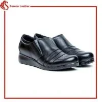 ۱۰ مدل ترند کفش زنانه ۱۴۰۳ مناسب برای استایل شیک و تابستانی