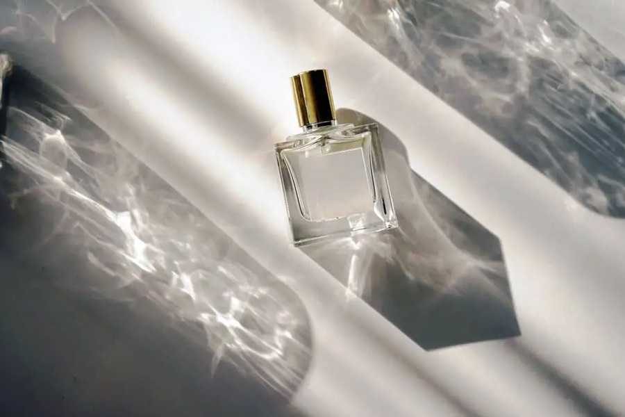 آیا عطر الکل دارد؟