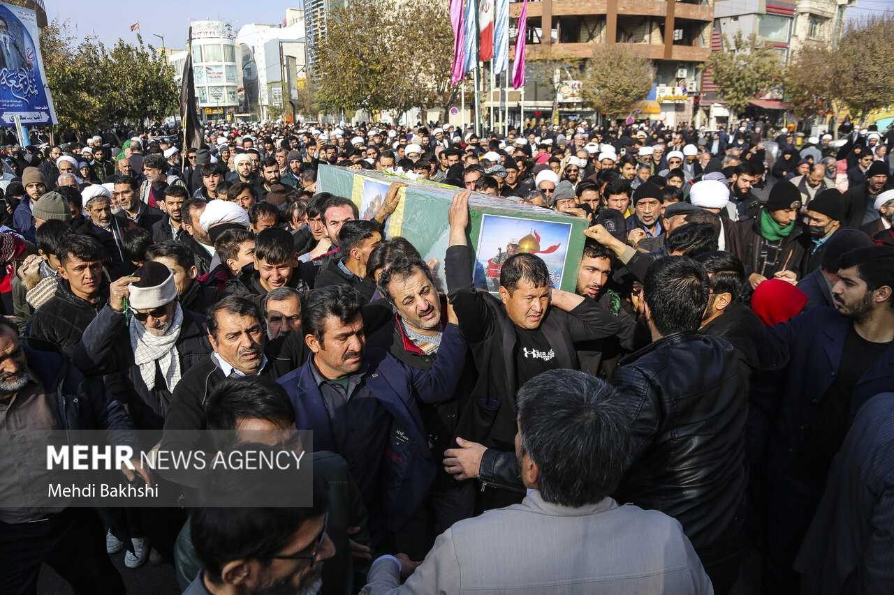 پیکر شهید مدافع حرم لشکر فاطمیون در قم تشییع شد - خبرگزاری آنلاین | اخبار ایران و جهان