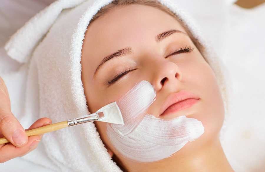 زیباسازی صورت در منزل با ۱۰ روش کم هزینه : دیدگاه پزشکی و علمی