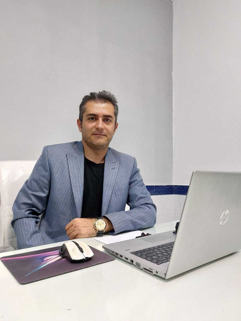 بهترین کلاس زبان در دزفول با آموزشگاه زبان پرتو با مدیریت استاد میثم کلانتریان