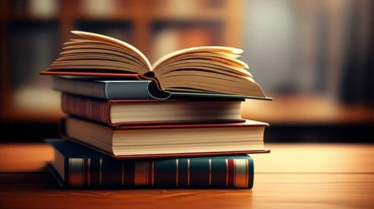 ۷ کتاب برتر فارسی دهم | نمره ۲۰ بگیرید