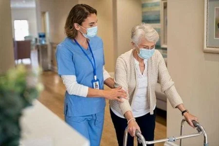 بهترین مؤسسات پرستاری سالمند در تهران کدامند؟